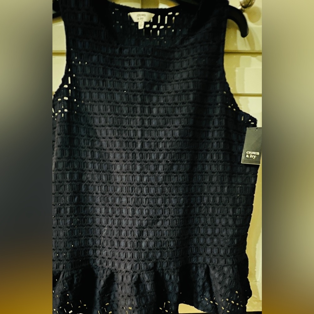 Women’s Crown & Ivy Sleeveless Top